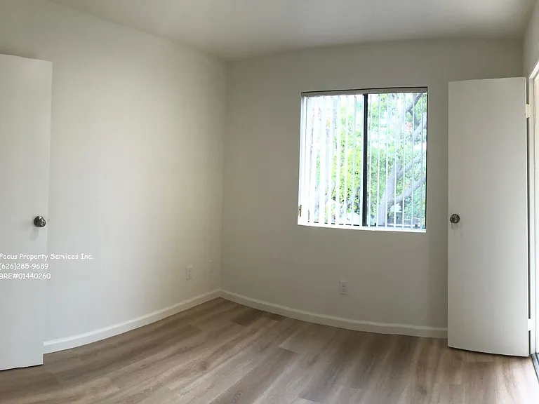 604 W Milford St — Photo 6