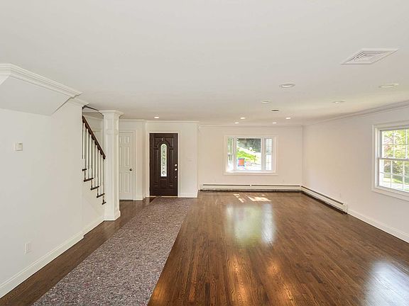 2nd image of 5 Antoine Ct