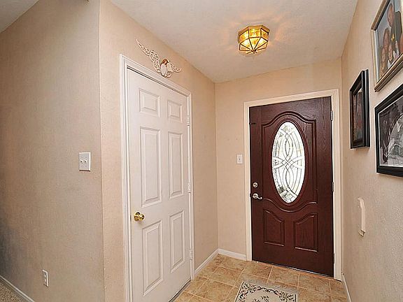 5th image of 18611 Seaton Dr