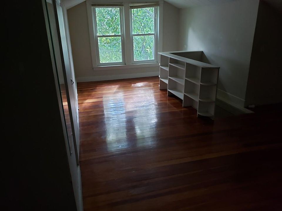 2nd image of 22 Oliver St #2