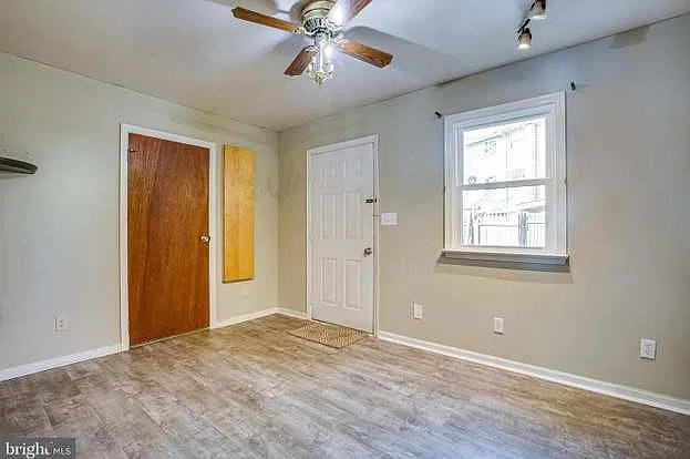 1705 Meadow Dr — Photo 3