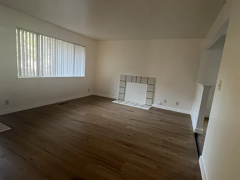160 Michael Dr #3 — Photo 3