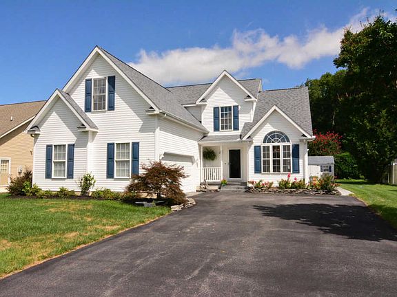 2nd image of 104 Ocean Farm Dr