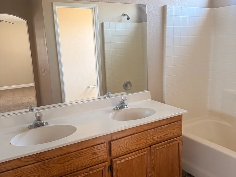 878 Rebecca Dr — Photo 16