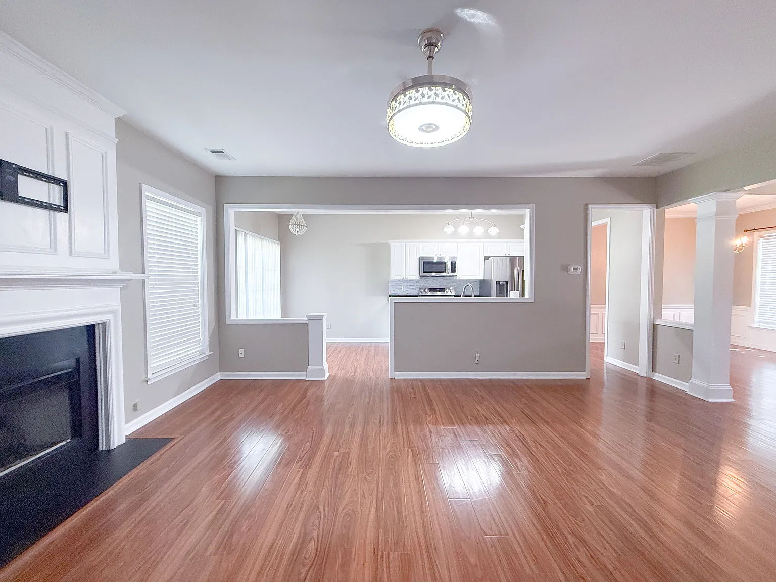 3 bed, 2.5 bath, 1660 sqft, $2,800 — Photo 4