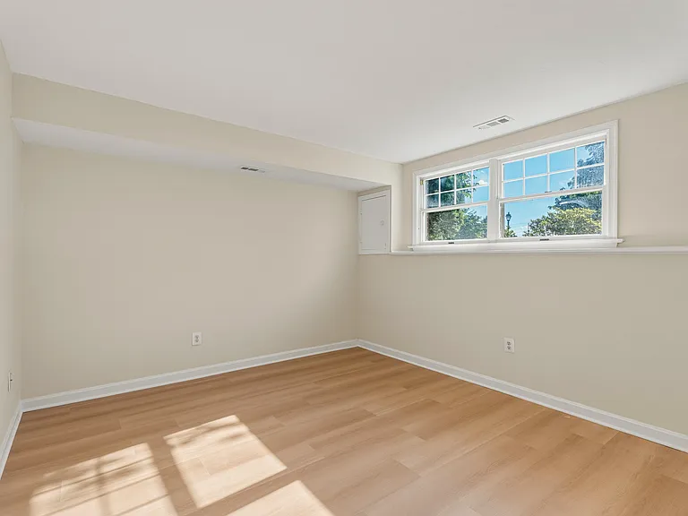 55 Oak Crest Ct — Photo 31