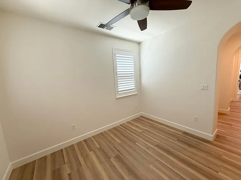 2327 Capistrello St — Photo 11