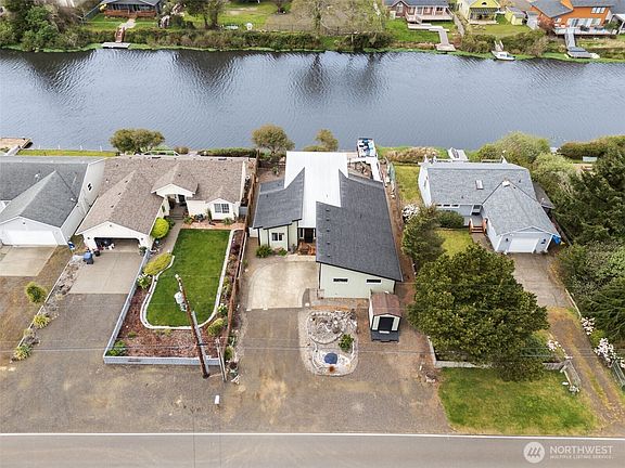3rd image of 263 Canal Drive NE
