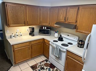 2020 Rolling Meadows Ln, Akron, OH 44312