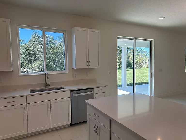 3449 Sanctuary Dr — Photo 5