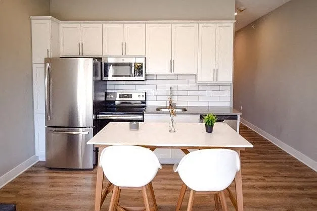 Cedar Valley Luxury Apartments — Photo 26
