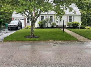 5 Pilgrim Dr, Warwick, RI 02888