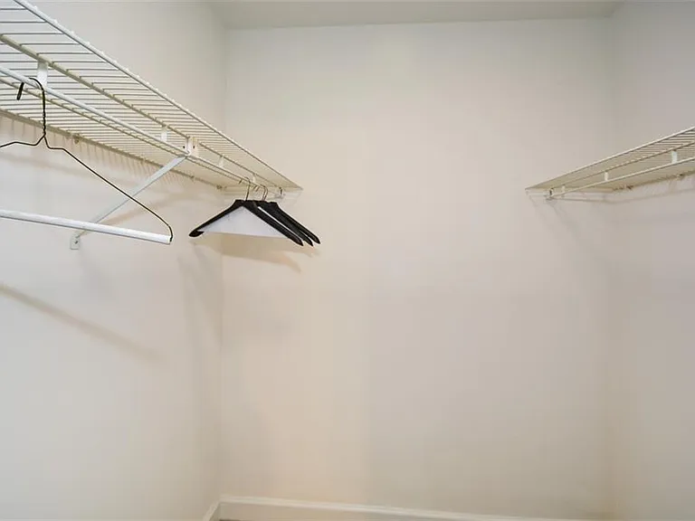 607 Lismore SE — Photo 28