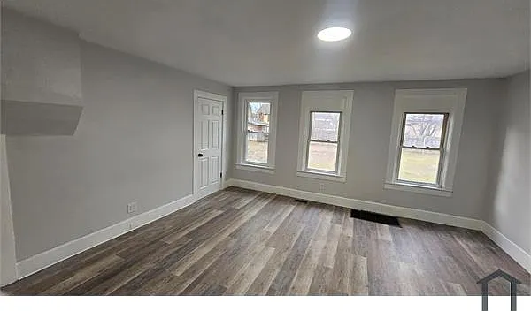 220 Wasaon St — Photo 5