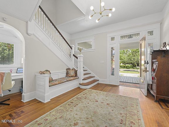 5th image of 2772 RIVERSIDE Avenue