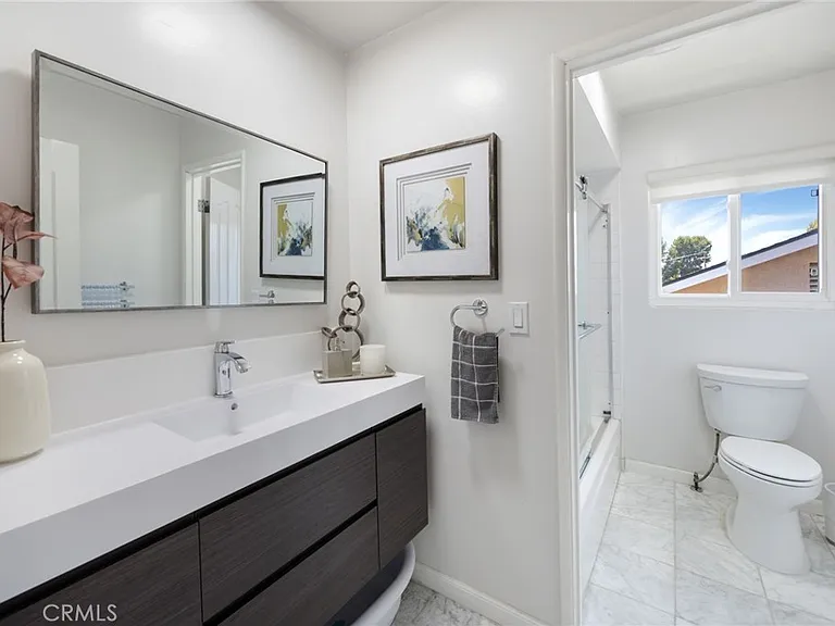 10341 Kurt St — Photo 15