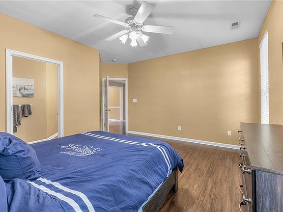 5th image of 5277 Summer Cres