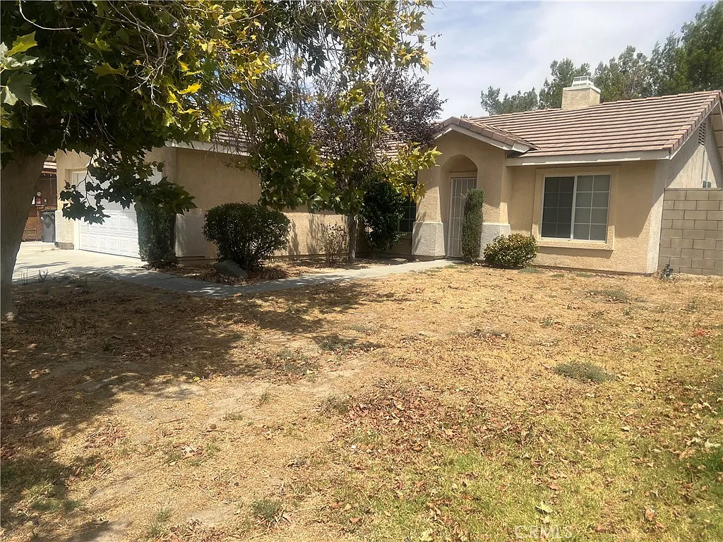 3 bed, 1280 sqft, $2,450 — Photo 2