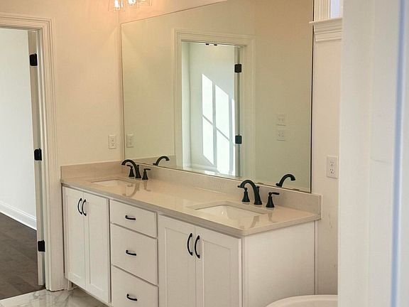 4th image of 2255 Livingston Way