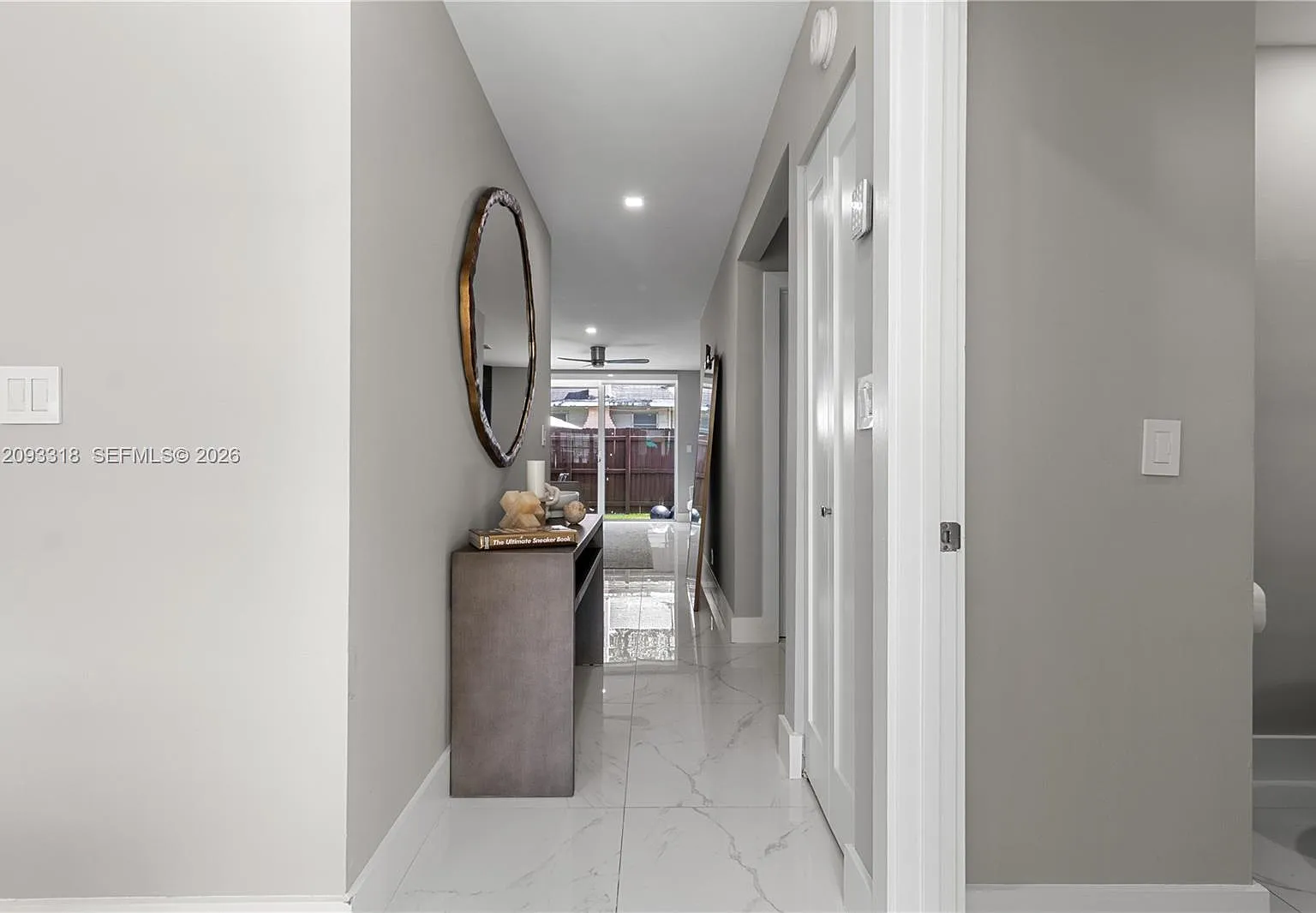 801 NE 1st St — Photo 2