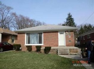 24010 Oneida Ave, Oak Park, MI 48237