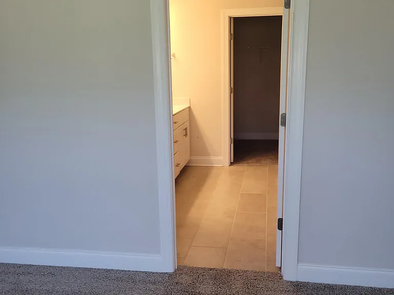221 River Rd — Photo 14