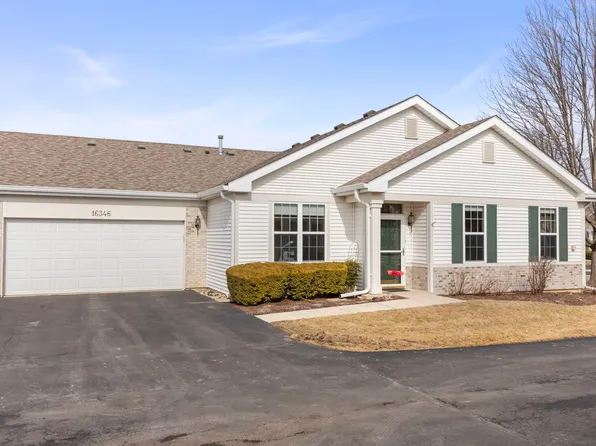 16346 Crescent Lake Dr, Crest Hill, IL 60403