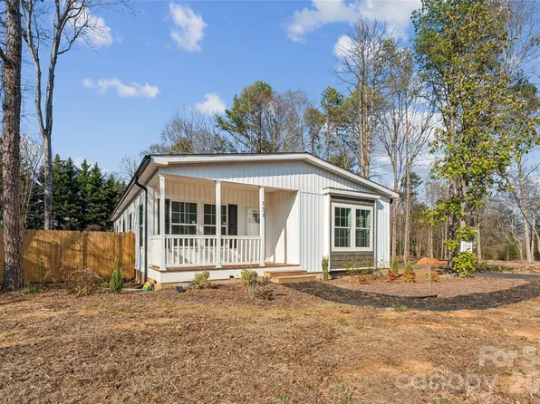 131 Boxwood Ln, Forest City, NC 28043