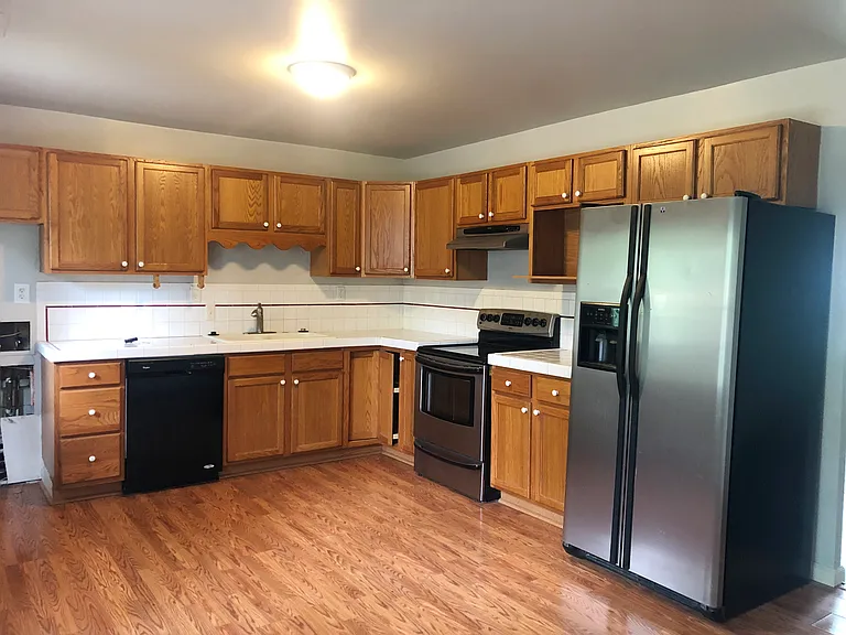 1816 Miller Dr — Photo 2