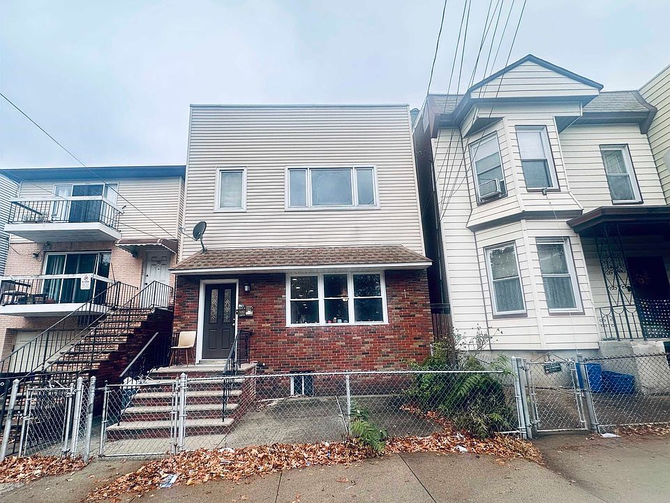 1st image of 97 Sanford Pl Floor 1