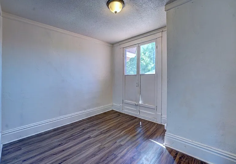 828 Grand Ave #4 — Photo 2