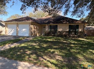 108 Queenswood Trl, Victoria, TX 77901