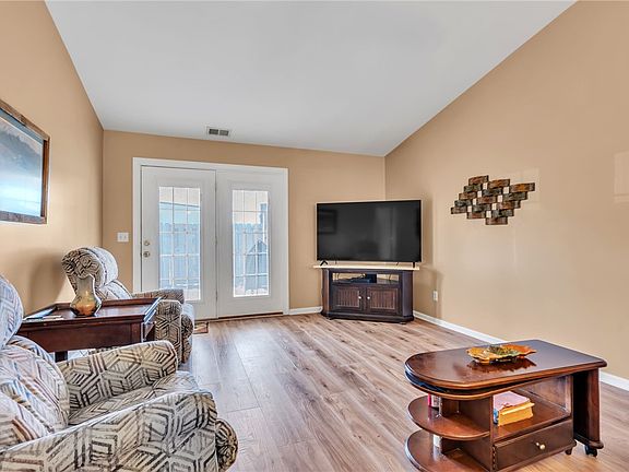 5th image of 18 Sweetgrass Trl