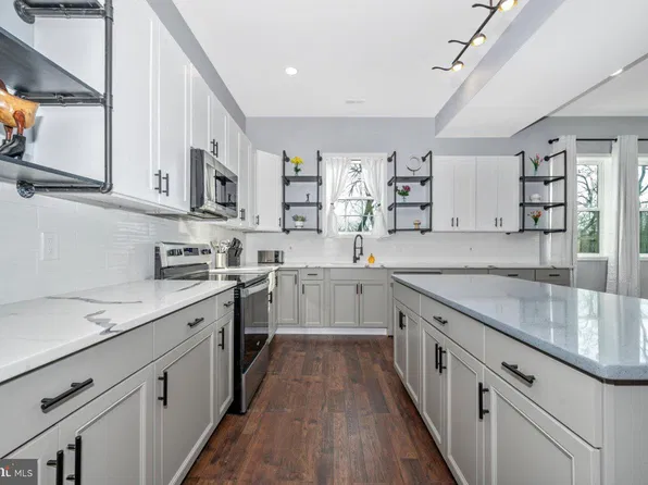 6909 Adel St, Capitol Heights, MD 20743