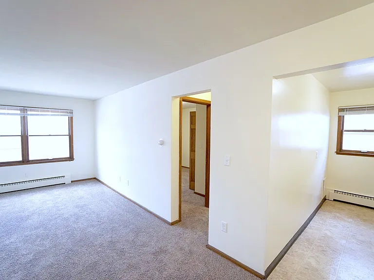 Adrian Apartments (CLO) — Photo 7