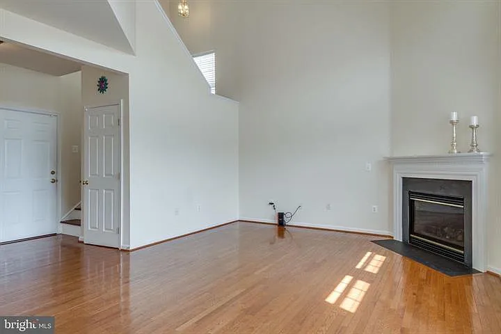 6805 Hollow Glen Ct — Photo 14