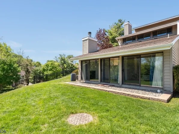 57 Overlook Dr, Union Twp., NJ 08809