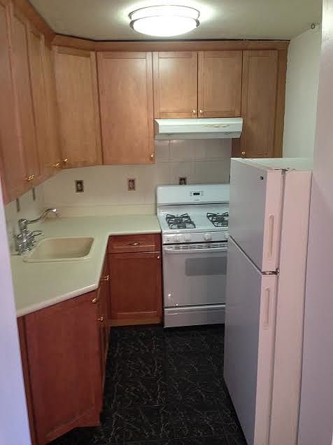 1st image of 256 Bedford Ave