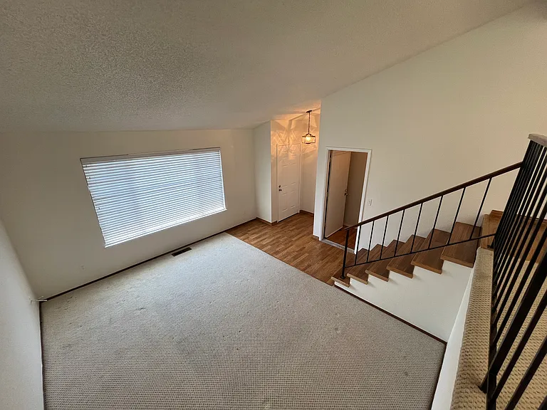 270 Riverview Dr — Photo 5