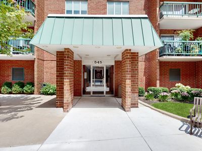 545 S River Rd APT 705, Des Plaines, IL, 60016