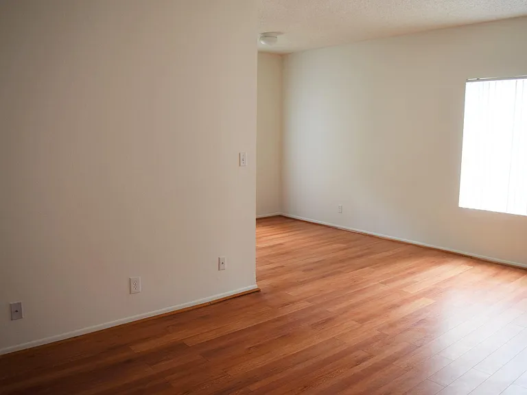 1111 W Angeleno Ave — Photo 7