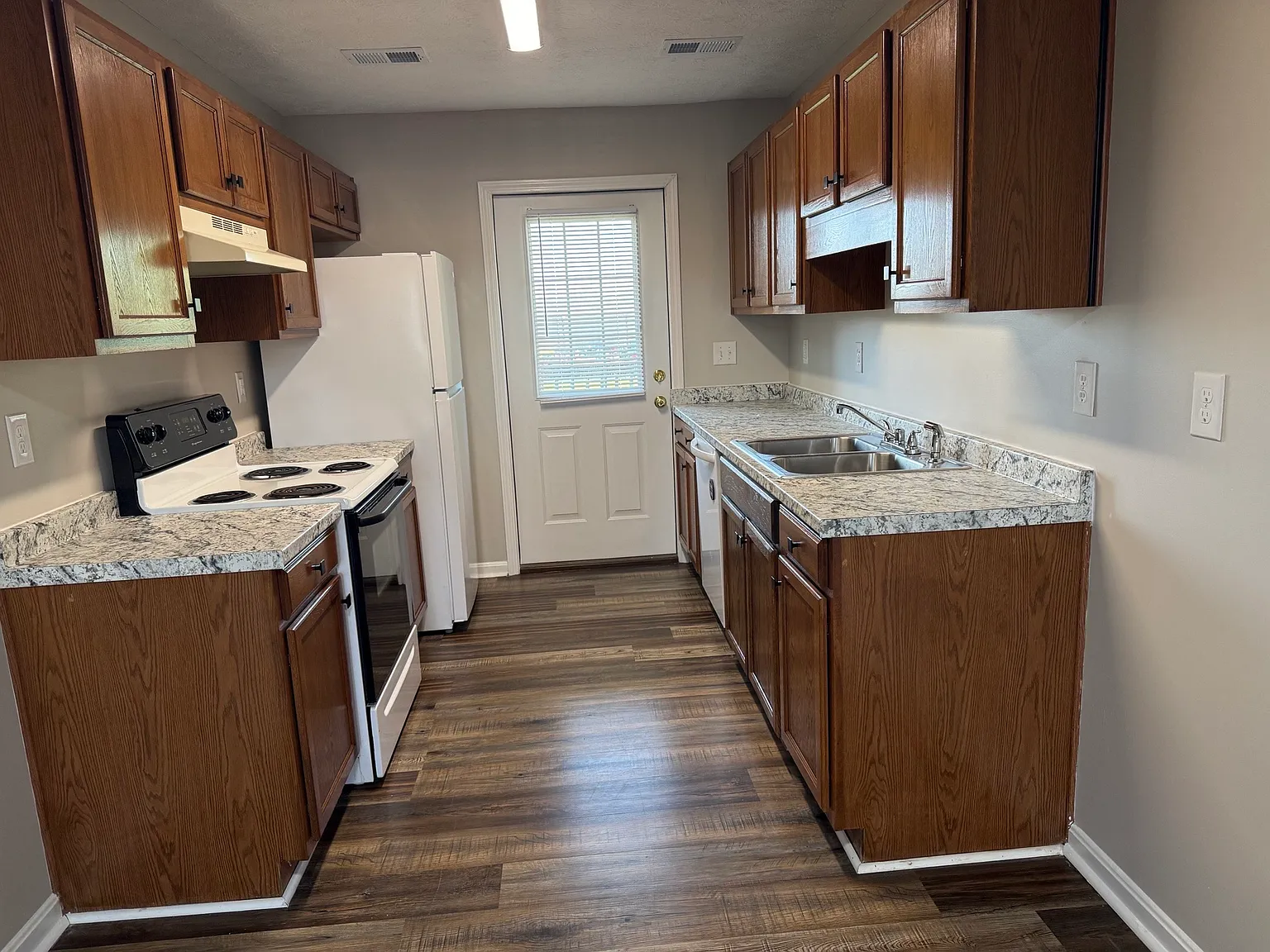 2 bed, 840 sqft, $950 — Photo 4
