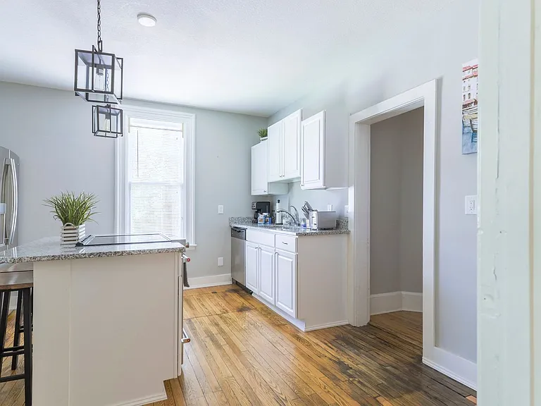 2835 - 2837 Williams Ave SE — Photo 8