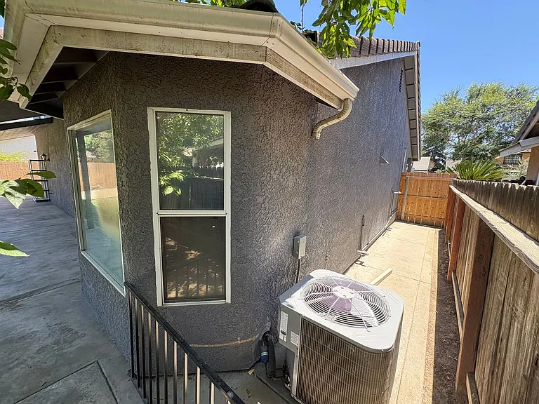 534 W Russell Ave — Photo 38