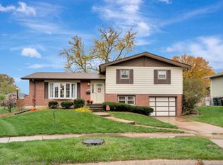 5811 Colina Ave, Oak Forest, IL 60452