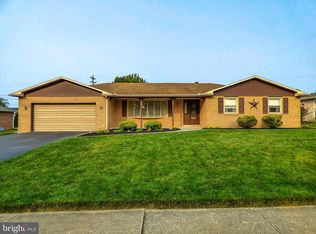 461 Hunting Park Ln, York, PA