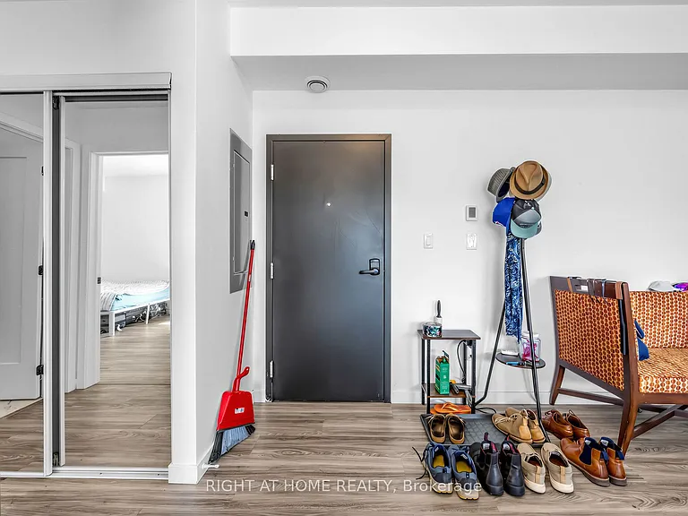 148 Glenlake Ave #8 — Photo 13