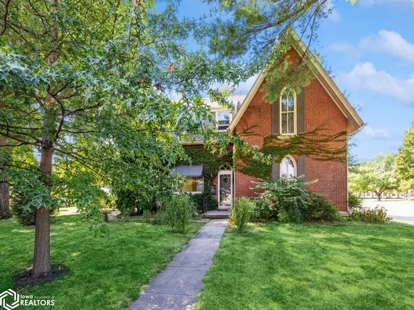 102 S Roche St, Knoxville, IA 50138