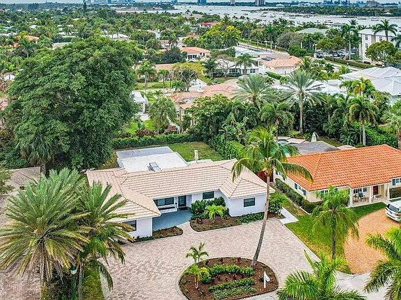 2nd image of 324 Bamboo Road