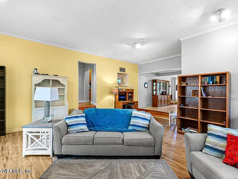6545 Newcastle Rd — Photo 32